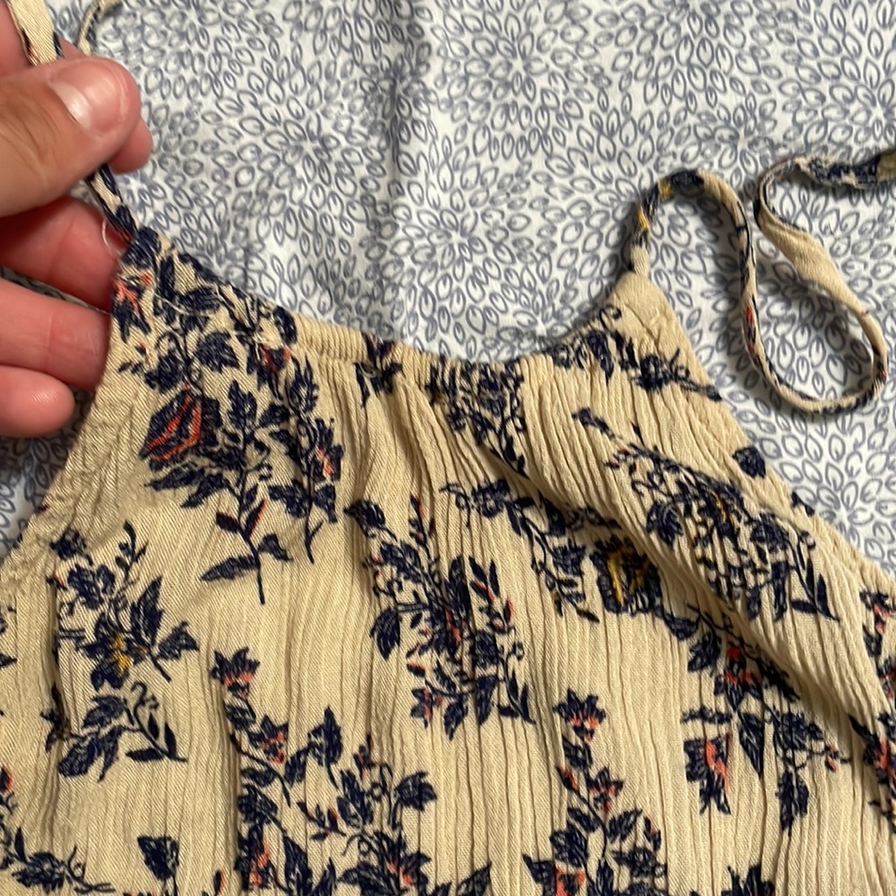 Floral halter top - Picture 2 of 5